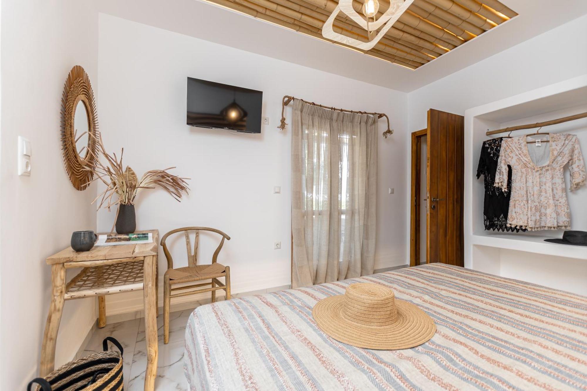 Naxian Serenity Suites Agia Anna  Extérieur photo