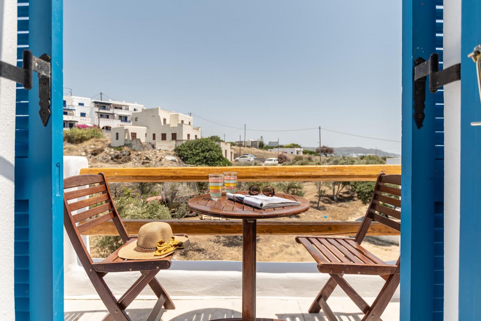 Naxian Serenity Suites Agia Anna  Extérieur photo