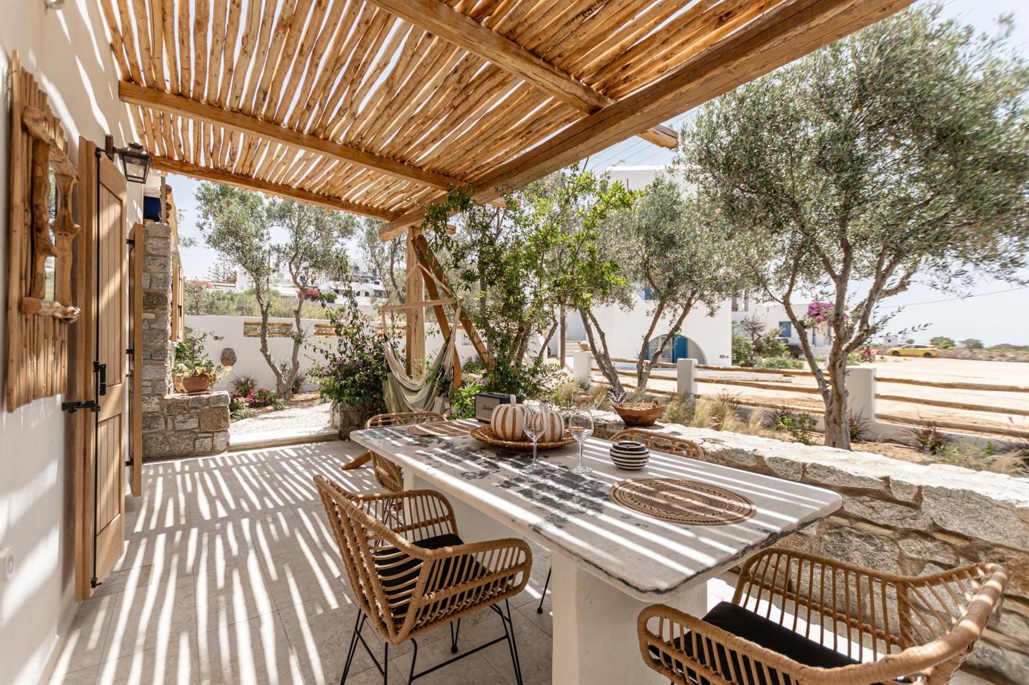 Naxian Serenity Suites Agia Anna  Extérieur photo