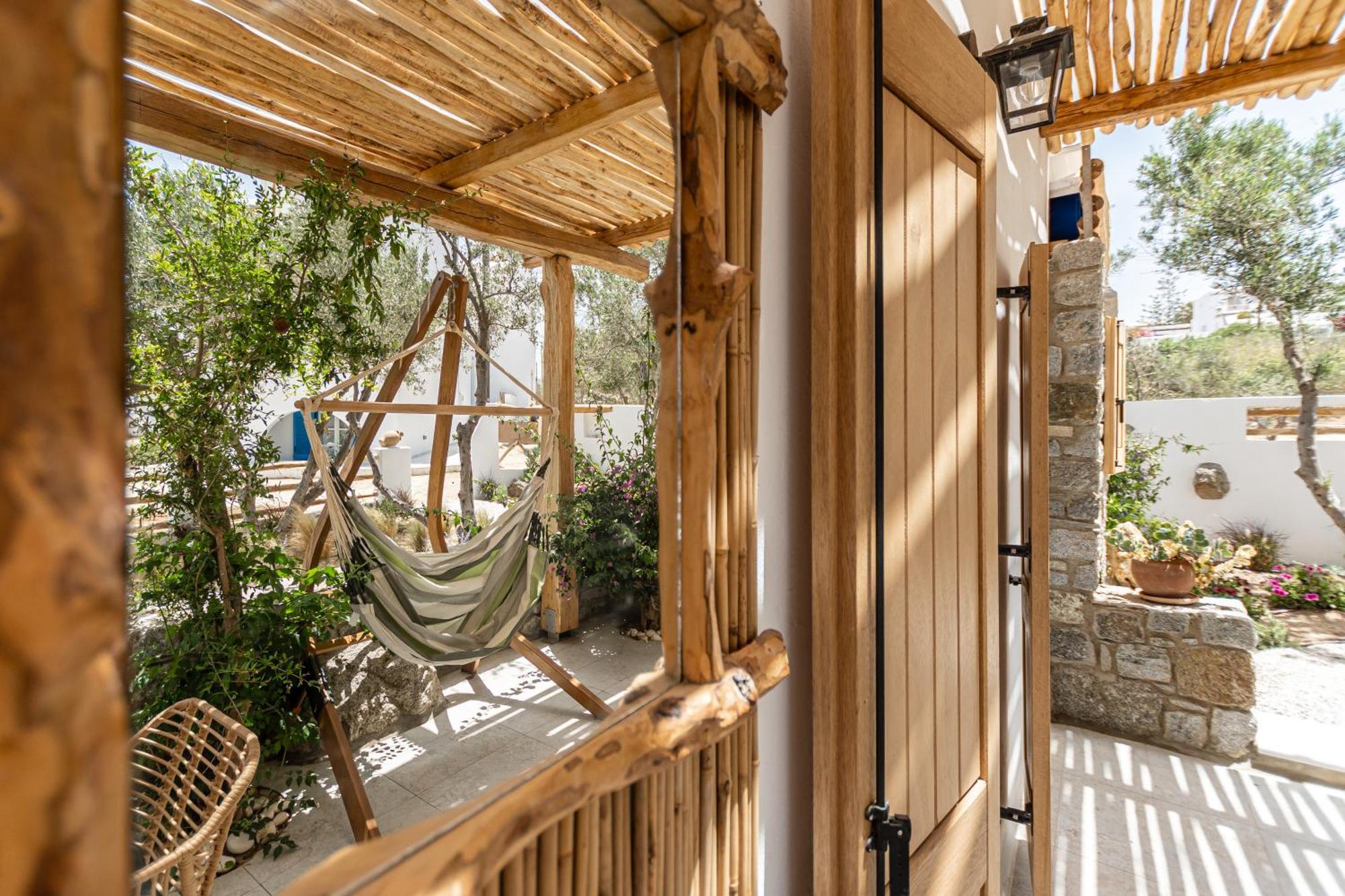 Naxian Serenity Suites Agia Anna  Extérieur photo